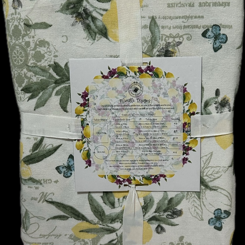 TABLECLOTH NEW! LEMONS, FLOWERS AND BUTTERFLIES SUPER CUTE !!! - Picture 2 of 2